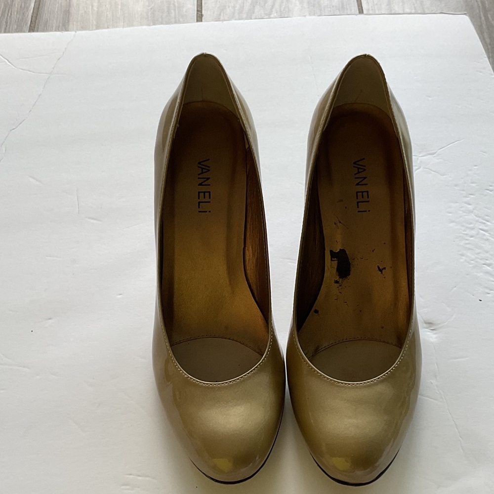 Vaneli Metallic Gold Heels, 8 Narrow